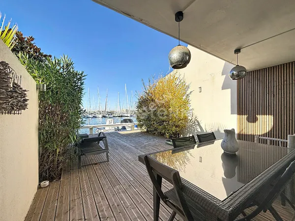 Belle marina P3 de 65 m² environ avec grande terrasse 