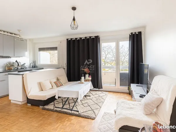 Studio 1 pièce 30 m² 
