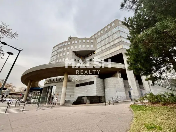 BUREAUX - A VENDRE - 114 m² - LYON 5 