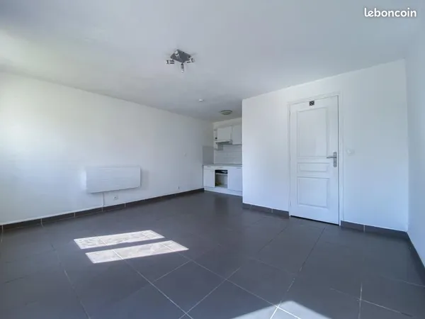 Studio 1 pièce 23 m² 