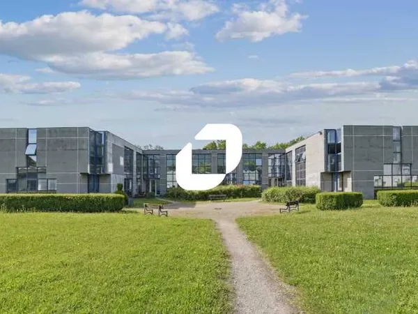 Bureaux 749 m² 
