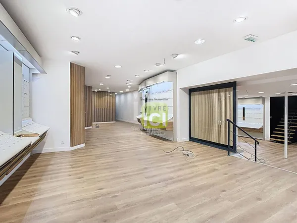 Local commercial 165 m² 