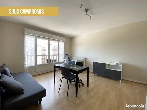 Studio 1 pièce 30 m² 