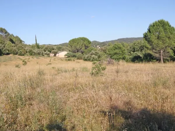 Terrain 1500 m² 