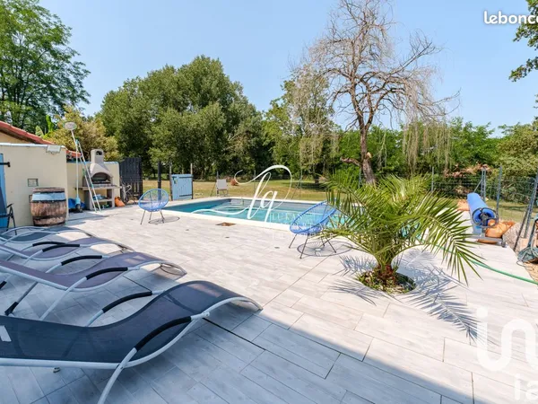 Maison 13 pièces 270 m² 