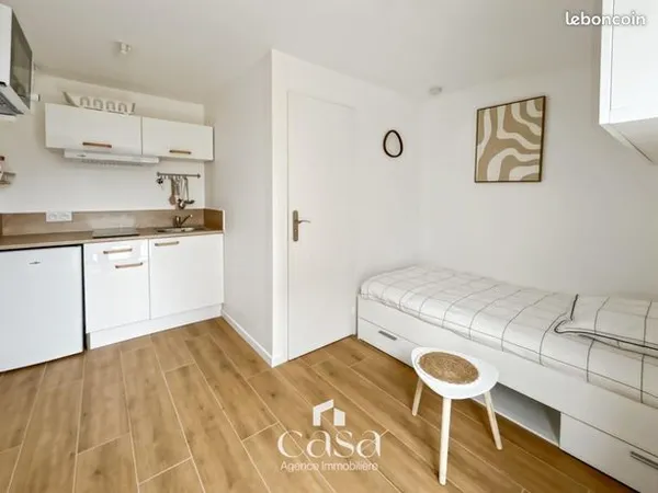 Studio 1 pièce 11 m² 