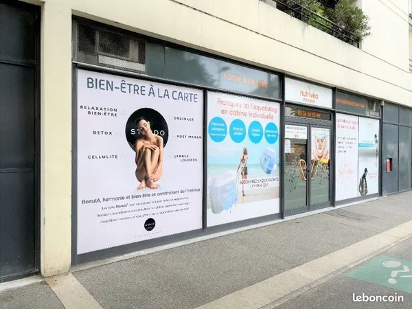 Local bureaux 100 m² 