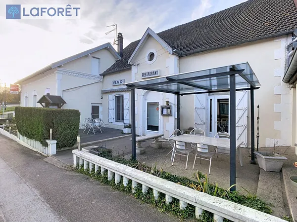 Local commercial 17 pièces 530 m² 