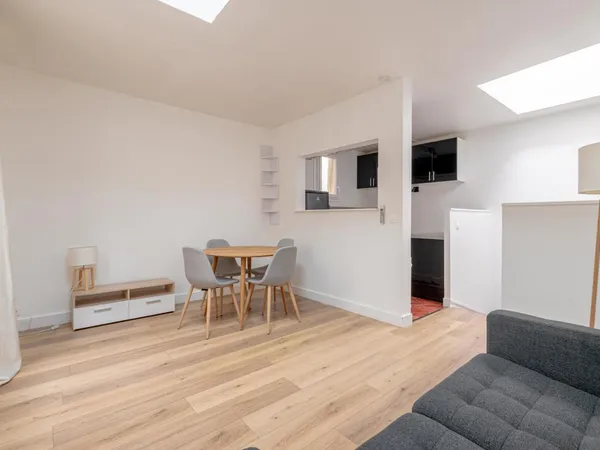 Paris 16 - Rue De La Tour - Duplex Comme Une Maison Avec Terrasse 
