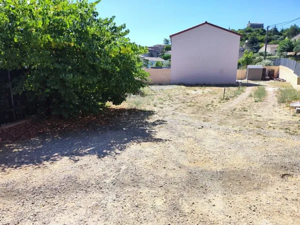Terrain 196 m² 