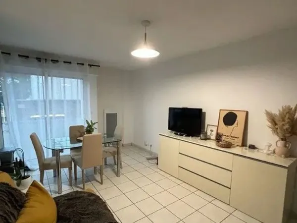 Beau T2 meublé 45 m² avec balcon Sainte-Anne 