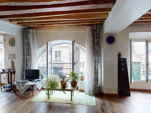 4 pièces de 111,40 m², à Paris 3ème, M° Temple 