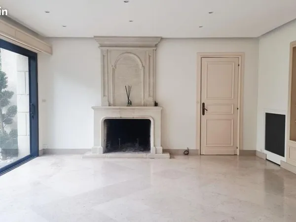 Maison 10 pièces 265 m² 