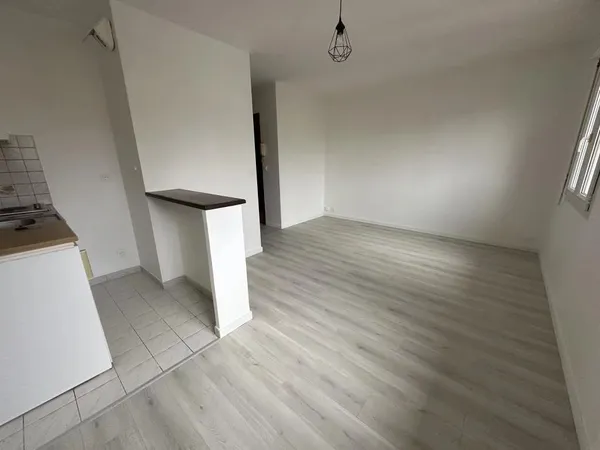 Studio 1 pièce 30 m² 