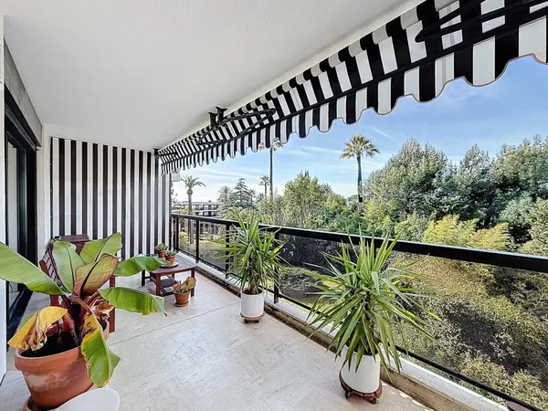 Cannes Montrose, appartement 3 pièces, piscine et tennis 