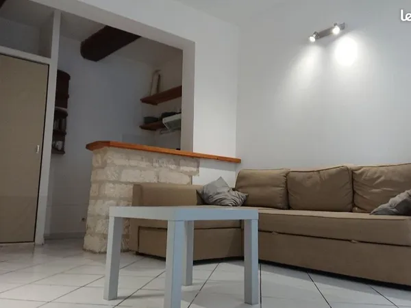 Studio 1 pièce 23 m² 