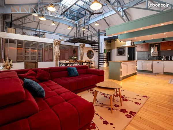 Loft 3 pièces 148 m² 