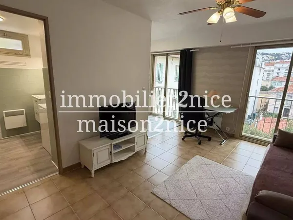 Studio 1 pièce 28 m² 