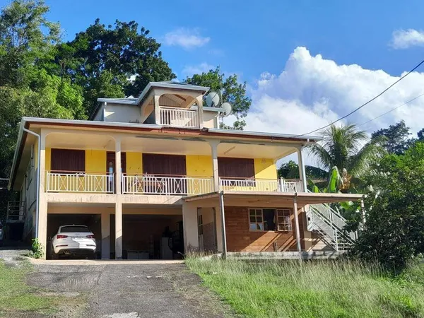 Maison 6 pièces 221 m² 