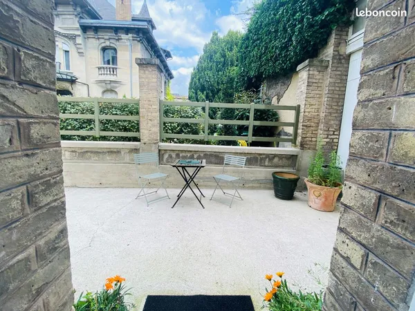 Maisonnette type 2 meublée centre avec terrasse 