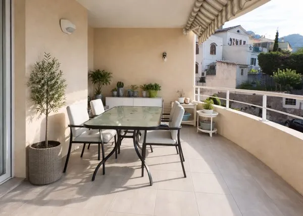 MAGINIFIQUE T4 CLARET TERRASSE + STATIONNEMENT 