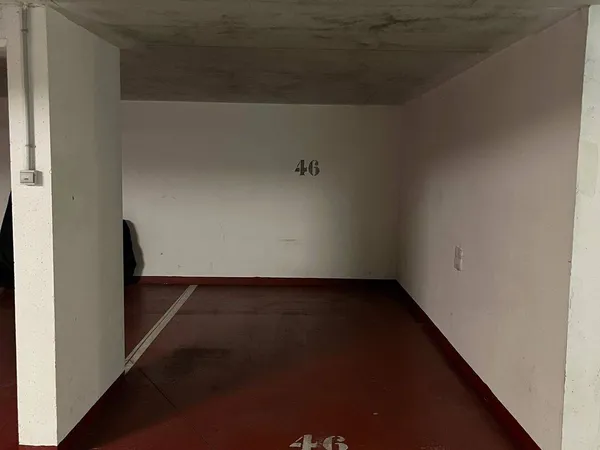 Parking 13 m² 
