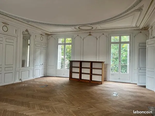 Bureaux 703 m² 