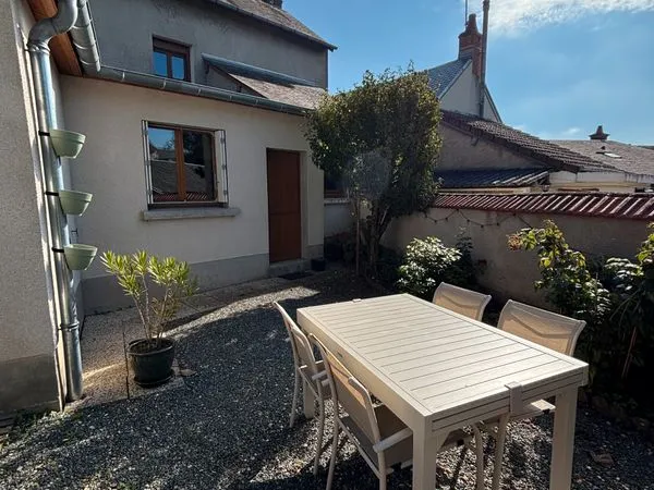 Location MAISON DE VILLE T4 avec JARDINET 
