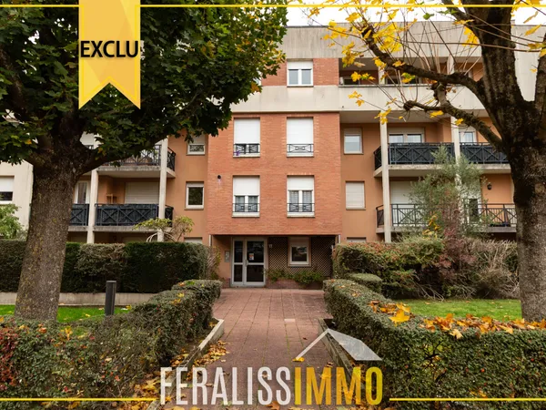 Appartement F4 au fond d'une impasse ! 