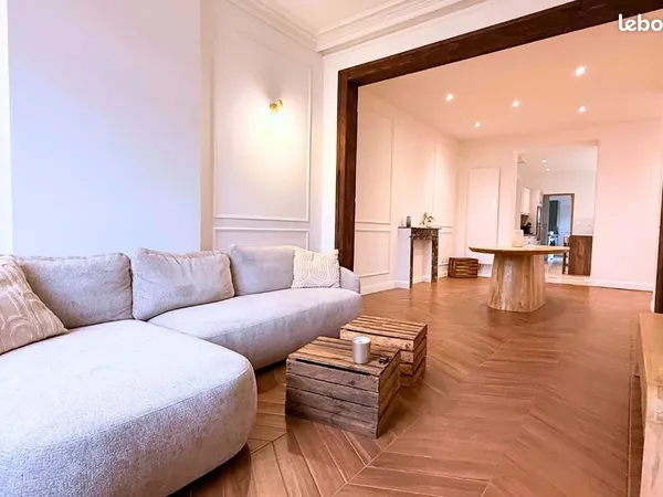 Maison 8 pièces 200 m² 