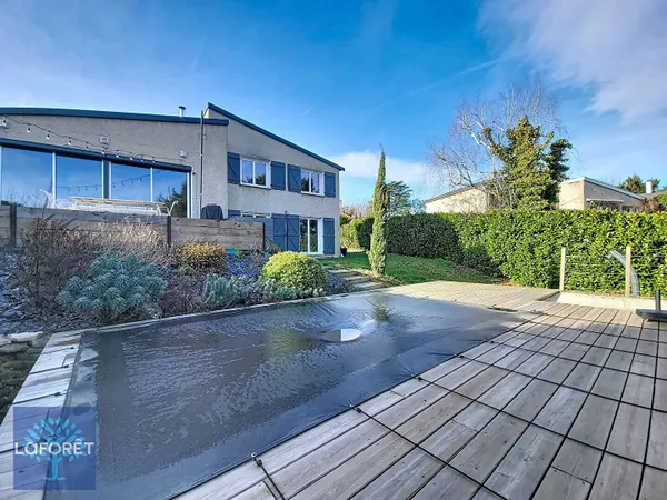 Maison de plain-pied 6 pièces 122 m² 