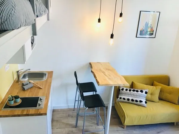 Studio meublé 20m² lumineux refait à neuf 