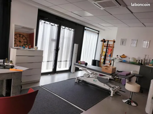 Local d'activité 81 m² 