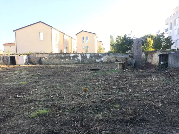 Terrain constructible Saint Priest Village 