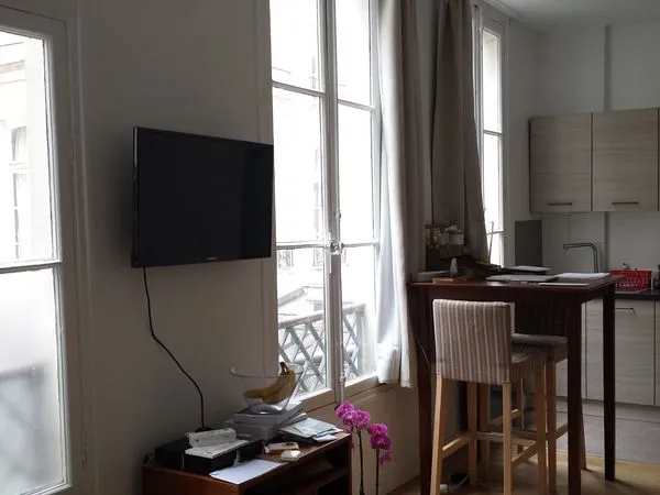 Beau studio au coeur du Marais 