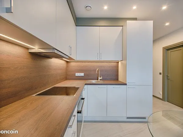 Appartement 4 pièces 77 m² 