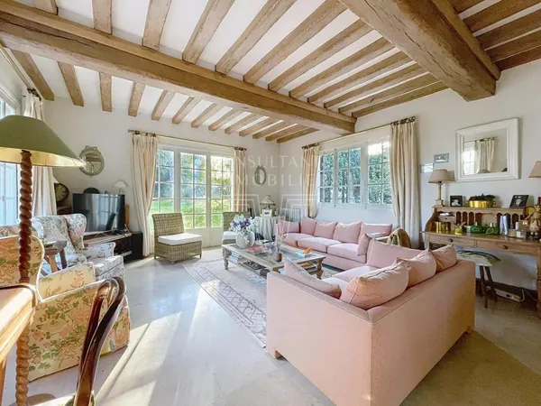 Vends chaumière - 194.3m² - 7 pièces, 5 chambres - Deauville 14800 