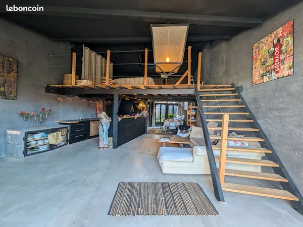 Loft/atelier/surface 1 pièce 100 m² 