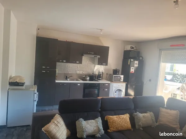 Appartement T3 - 62.81 m² + balcon 11m2 + garage - carre de soie 