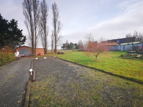 Terrain constructible 951 m² 
