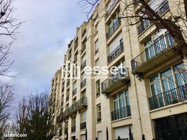 Appartement 7 pièces 226 m² 