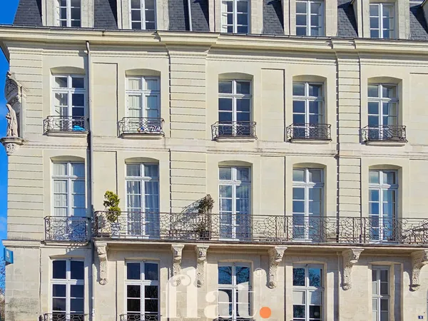 T2bis - T3 | Immeuble historique | 70m2 | Dernier étage | Travaux 