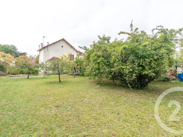 Terrain 845 m² 