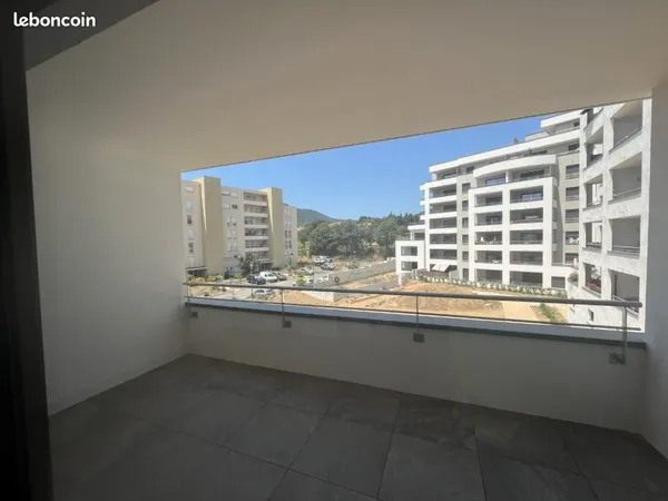 Studio 1 pièce 29 m² 