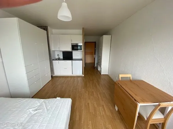 Studio 1 pièce 22 m² 
