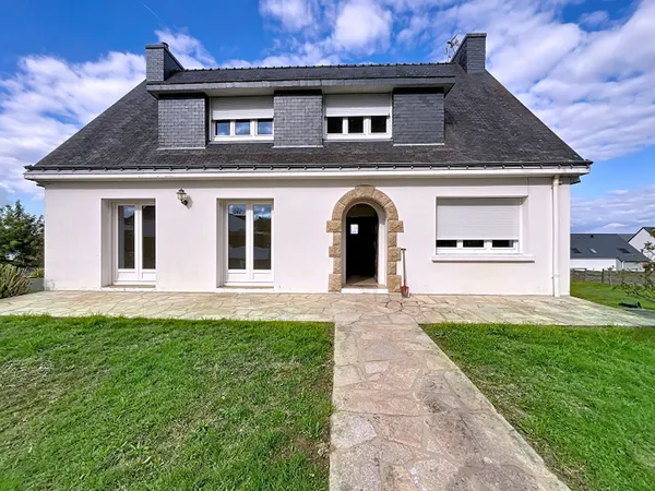 Maison TREMEVEN 143 m² - 4 chambres - Vie de plain-pied 