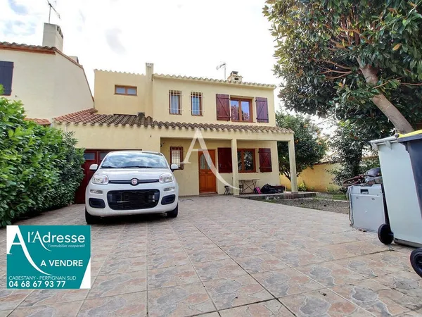 À VENDRE VILLA DE TYPE F4 D'UNE SURFACE DE 115 M² SUR TERRAIN 3 FACES de 385 M² AVEC PISCINE ET 
