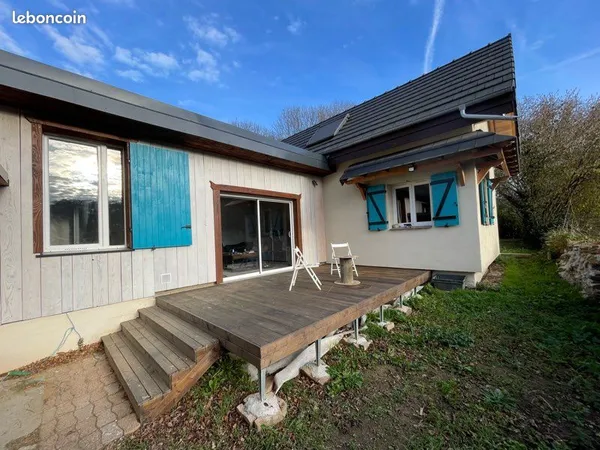 Maison avec vue coucher de soleil, jacuzzi et rivière à proximité 