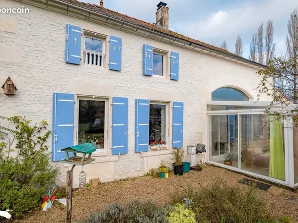 Propriété 9 pièces 272 m² 