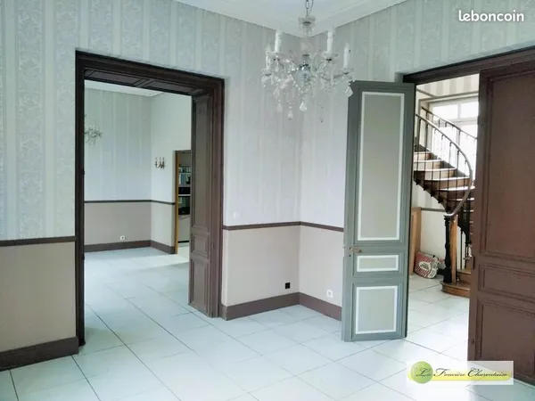 Maison de ville 10 pièces 221 m² 